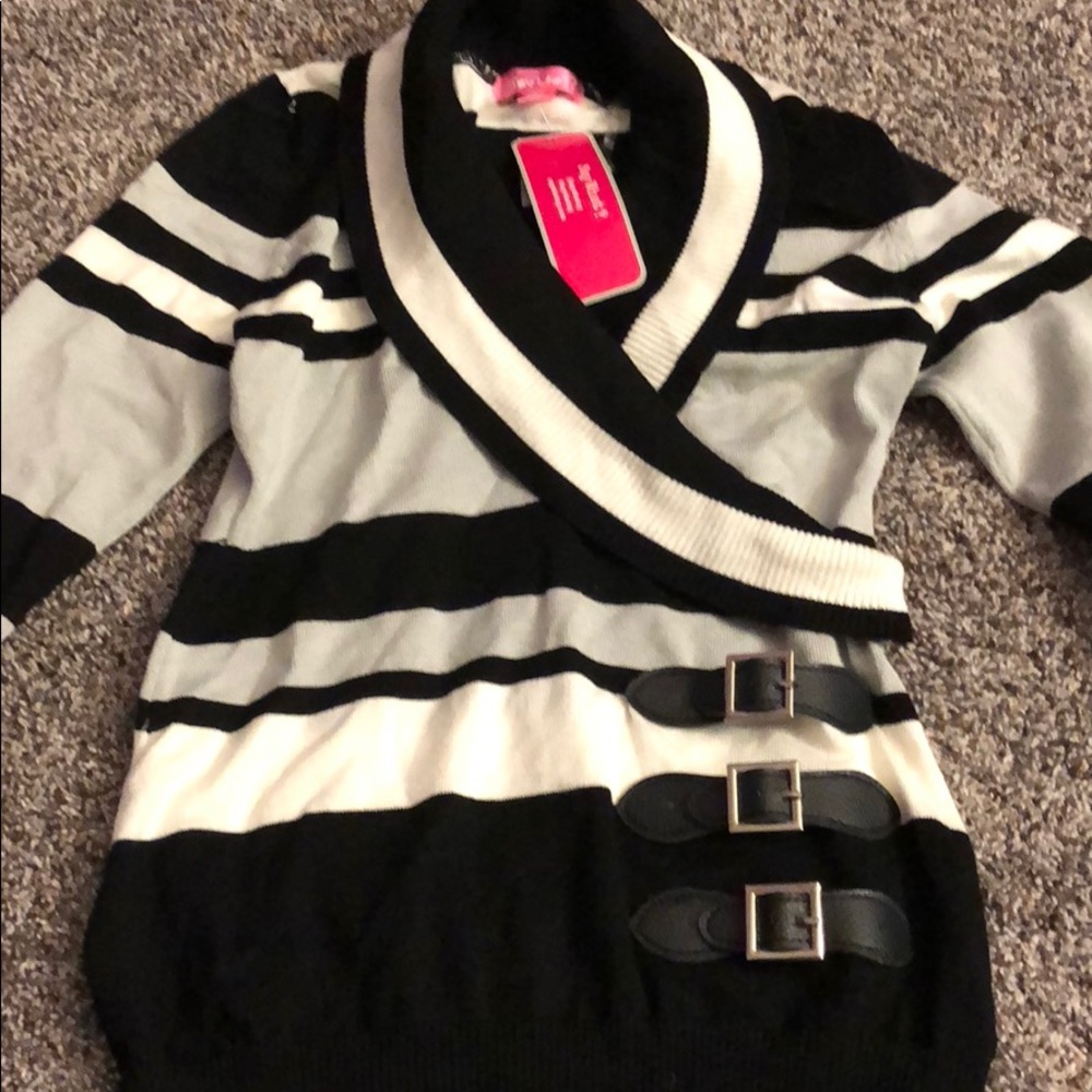 Black gray and white girls shirt